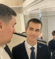 В Госдуме встретил молодежь из ЛДПР